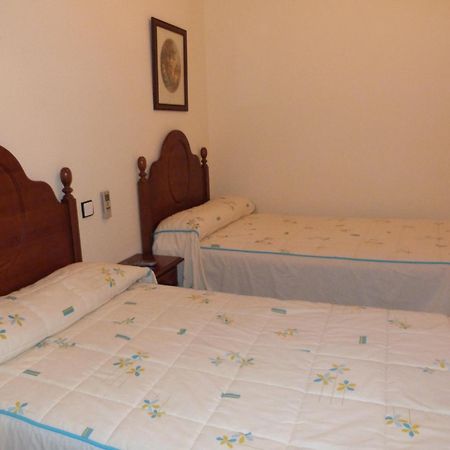 Hostal Restaurante Las Canteras Pedrera Eksteriør billede
